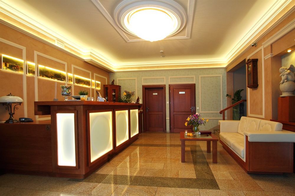 Hotel I Restauracja "Pod Orlem" Картузи Екстериор снимка